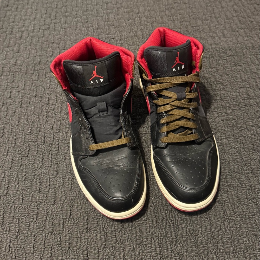 Men's Black and Red Sneakers